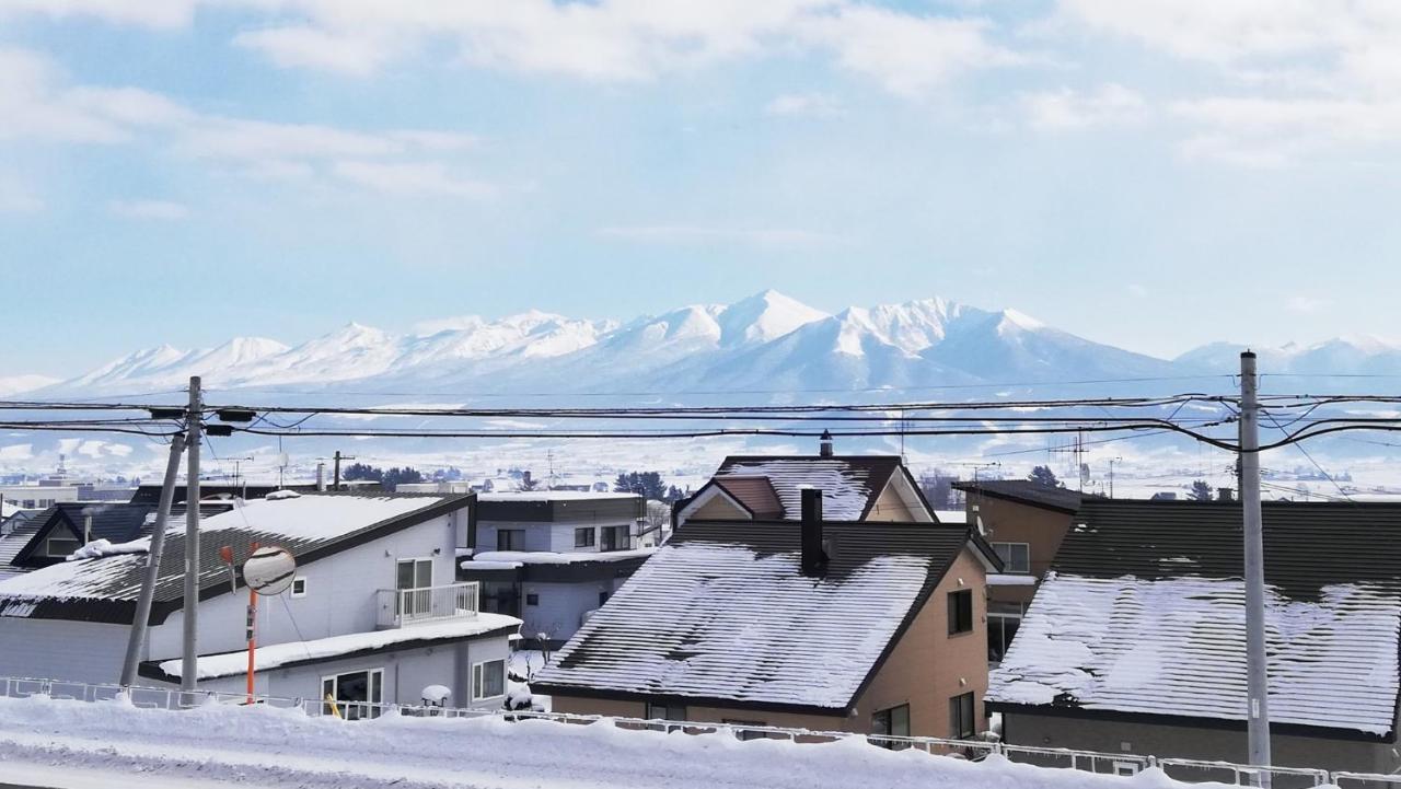 Hotel Hanafuji Inn NakaNakafurano Esterno foto