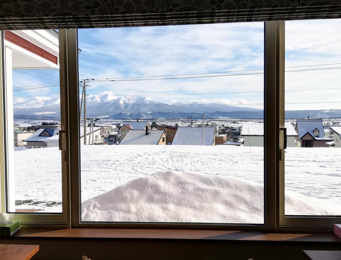 Hotel Hanafuji Inn Nakafurano Esterno foto
